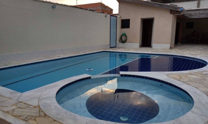 Martim de Sa House | House with Pool on Martim de Sá Beach