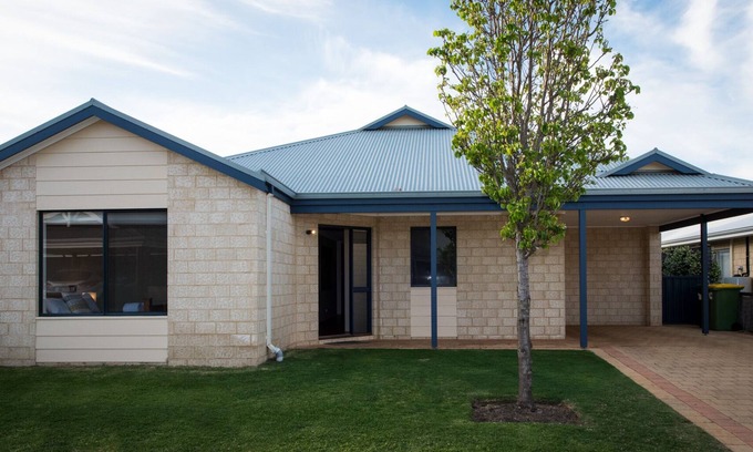 Dunsborough House | House 02 - The Dunsborough Retreat