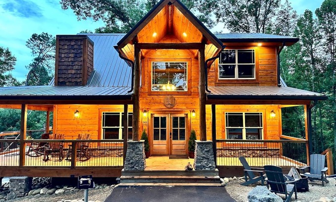 Gatlinburg - Pigeon Forge House | House ∙ 3 bedrooms ∙ 7 guests