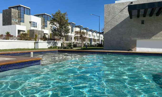 Rosarito House | House 3 floors with ocean views and community pool