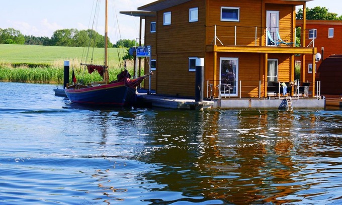 Kroeslin House | House 3 / no pets - FLOATING HOUSES Classic - Kröslin / up to 6 pers.
