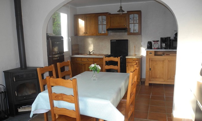 Tredrez-Locquemeau House | house 300m from the sea