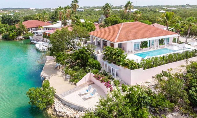 Discovery Bay House | House ∙ 5 bedrooms ∙ 10 guests