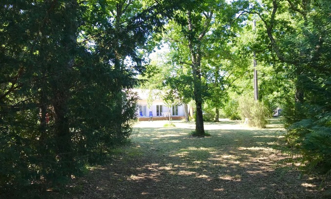 Naujac-Sur-Mer House | HOUSE 5 PEOPLE IN THE PINS, LARGE GARDEN, 5 MIN FROM THE SEA AND LAKE