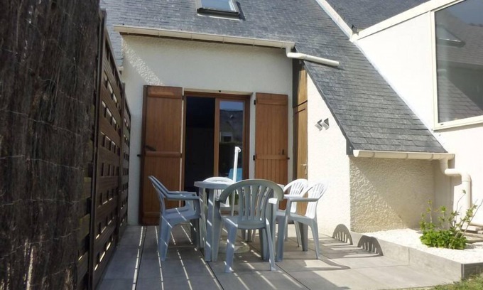 Damgan Apartment | House 5 people. prox. beaches, shops, swimming pool and tennisHouse 5 people. prox. beaches,.
