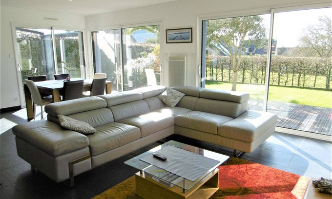 Saint-Jacques House | House 5 rooms 8 people with enclosed garden near the sea