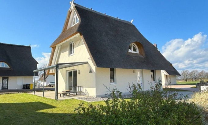 Am Salzhaff House | House 6 "Haffbrise - Holiday home with sauna and fireplace