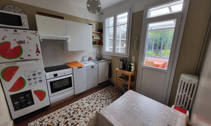 Le Kremlin-Bicetre House | House adjacent to Paris Sud