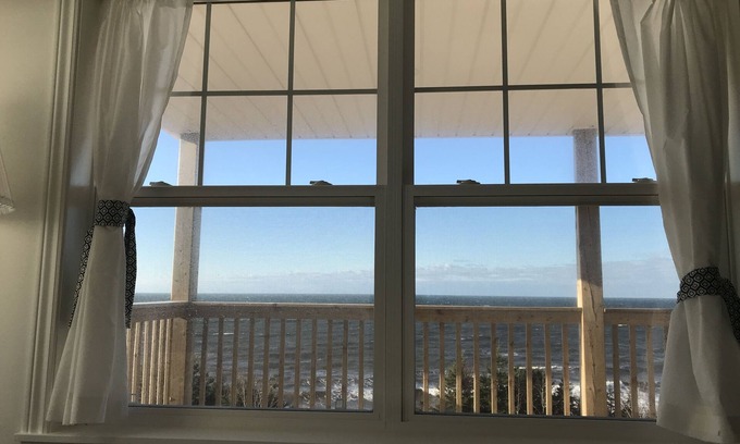 Antigonish County House | House by the sea with magnificent views in Georgeville, NS, Canada