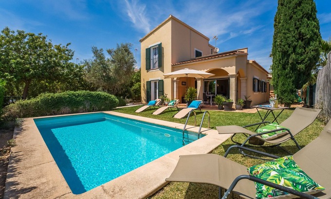 Sa Rapita Ski Chalet | House "Doris" in Sa Ràpita with swimming pool