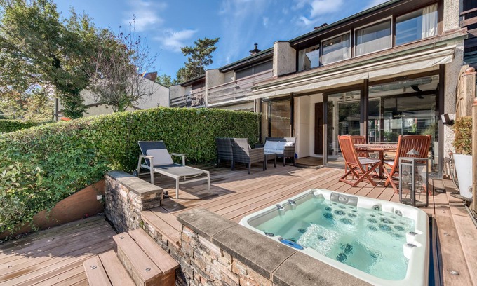 Thonon-les-Bains House | House feet in the water