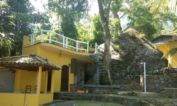 Guaeca House | House for rent for weekends in condominium on Guaeca beach.