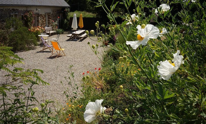 Saint-Sauveur-le-Vicomte House | House with character, terrace, garden, 5000 sq.m, 10 min from beaches and parks