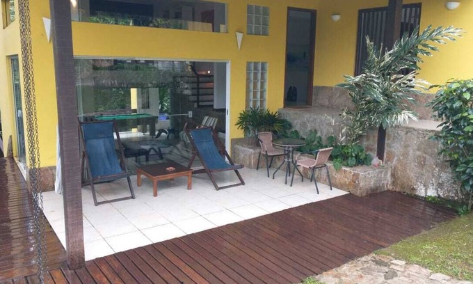 Praia Vermelha House | House in Angra condominium with private beach