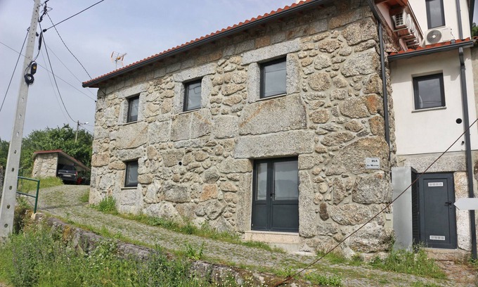 Carvalheira Cottage | House in Gerês for 2 people with fireplace