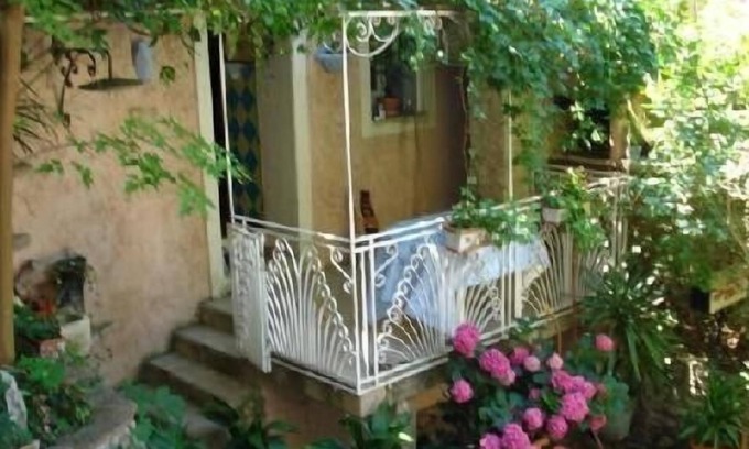 Fontaine-de-Vaucluse House | House in the village in a haven of peace and greenery. Rest !!