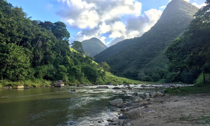 Corrego do Ouro Cottage | House in the mountains with pool and river.