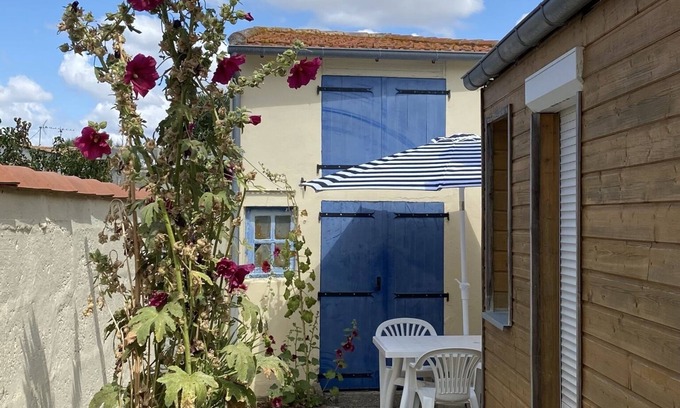 Fouras House | House in the center of town, 2 bedrooms, 2 bathrooms, less than 5 min from the beach