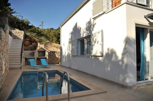 Vinisce House | House Josin san