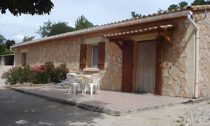 Bedoin House | House "Les Romarins" with Mountain View, Private Pool and Wi-Fi