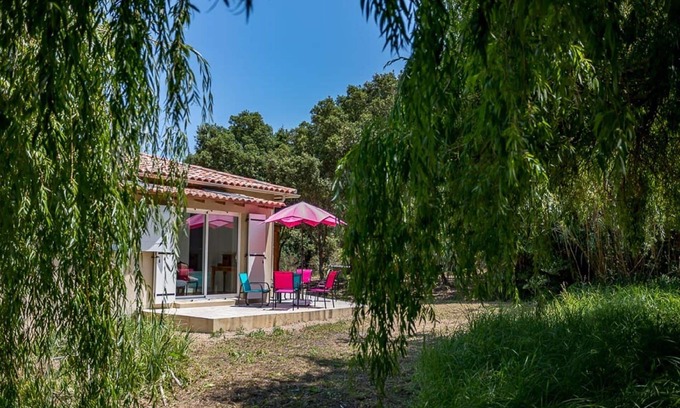 Maora House | house located in a haven of greenery 15 minutes walk from the beach of Maora