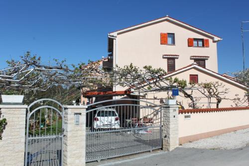 Fazana Apartment | House Milan AP2