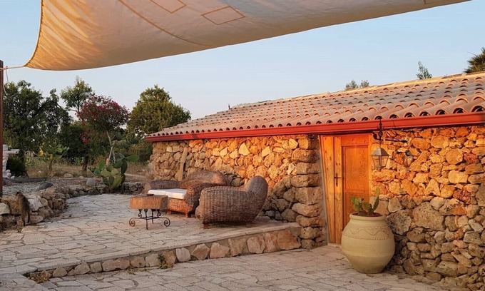 Noto House | House Mmiriusa