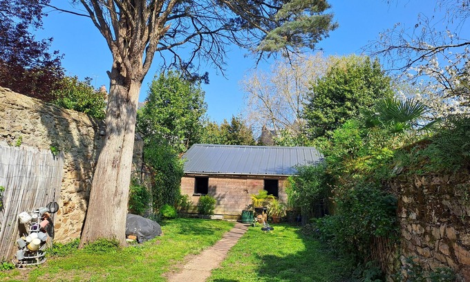 Route de Vannes House | House Nantes Centre with garden