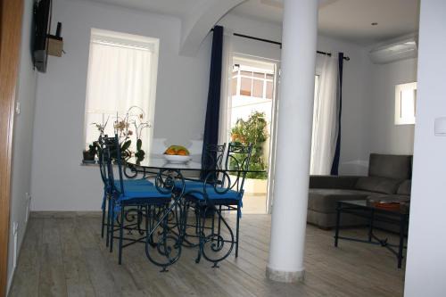Vila Real Santo Antonio Apartment | House of Orchids with Pátio