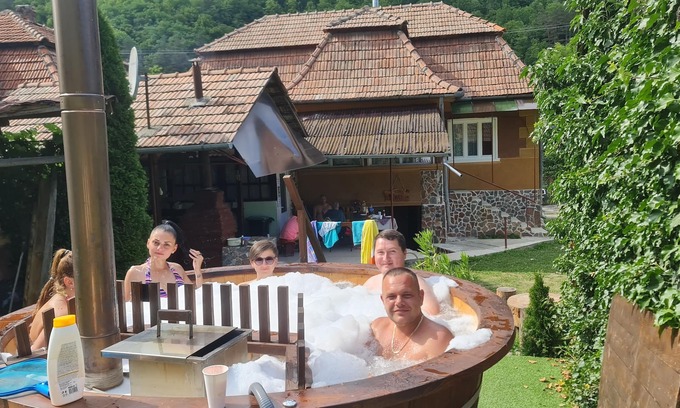 Ocolis House | House of Rei With Hot Tube