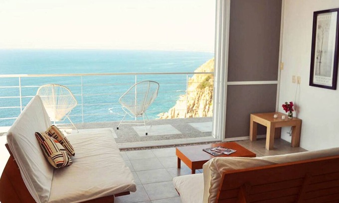 Las Playas Apartment | House of the Moon in Acapulco