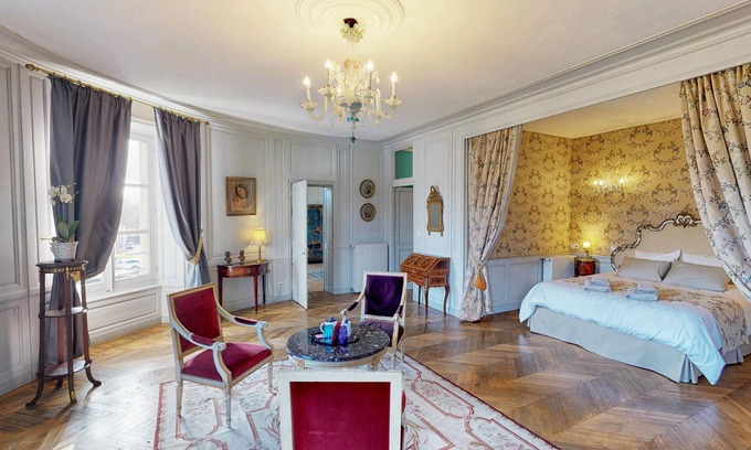 Falaise House | House of the Rotunda, Castel Saint-Léonard