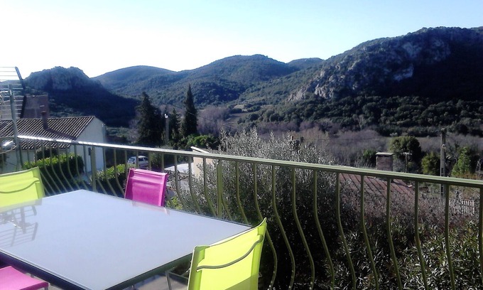 Vailhan House | House, panoramic view, lake, green setting, hiking.