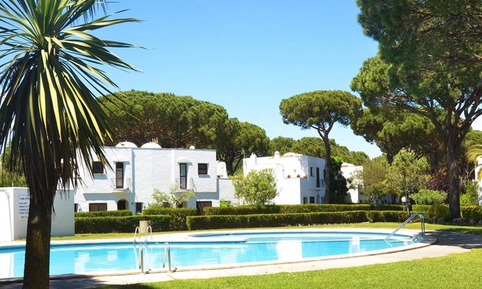 Pals House | House, pool, gardens and parking near the beach