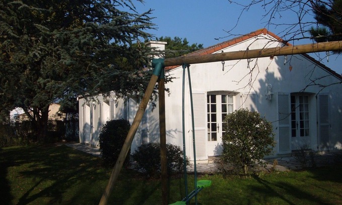 Tharon-Plage House | House sleeps 6 near the beach