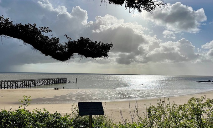 Noirmoutier-en-l'Ile House | House sleeps 8 - 4 bedrooms - Noirmoutier plage de La Clère