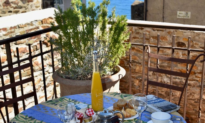 Collioure House | House T3 *, typical and quiet area, patio sea view, air conditioning, parking and wiFi