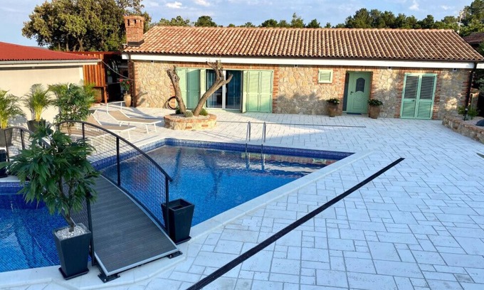 Nerezine Villa | House Victoria 2 by Villas Guide