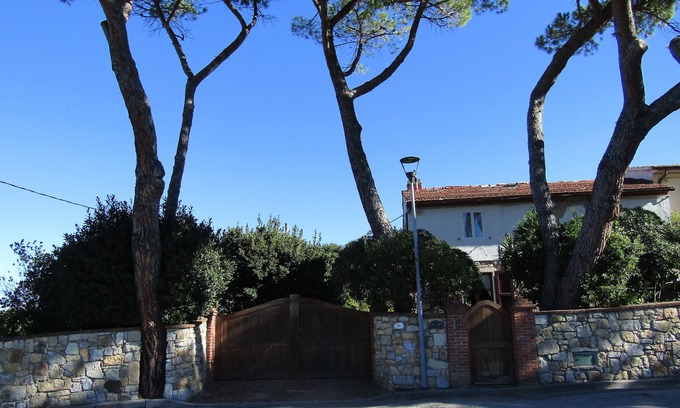 Rosignano Marittimo House | house/villa - 2 rooms - 4 persons House with garden