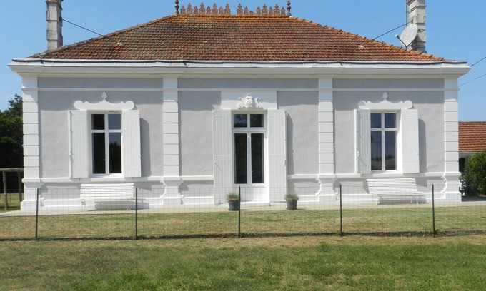 Le Porge House | House / Villa - Le Porge