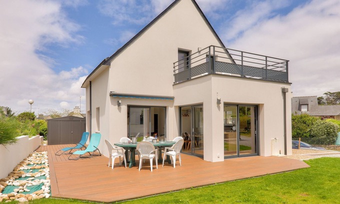 Saint-Gildas-de-Rhuys Ski Chalet | House with garden - 400m from Les Govelins beach