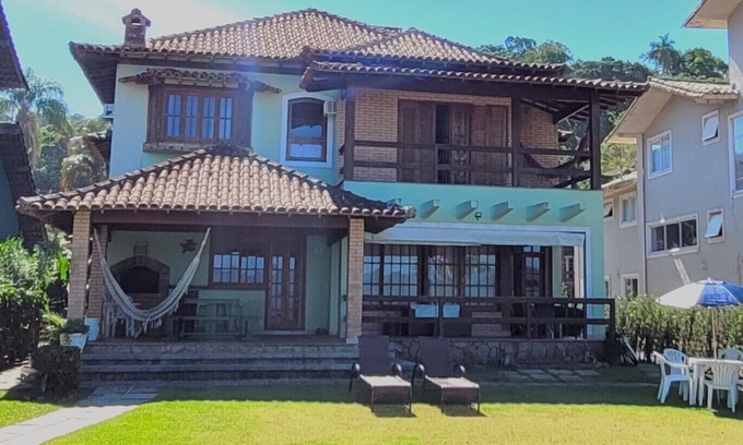 Frade House | House with 5 rooms on the beach