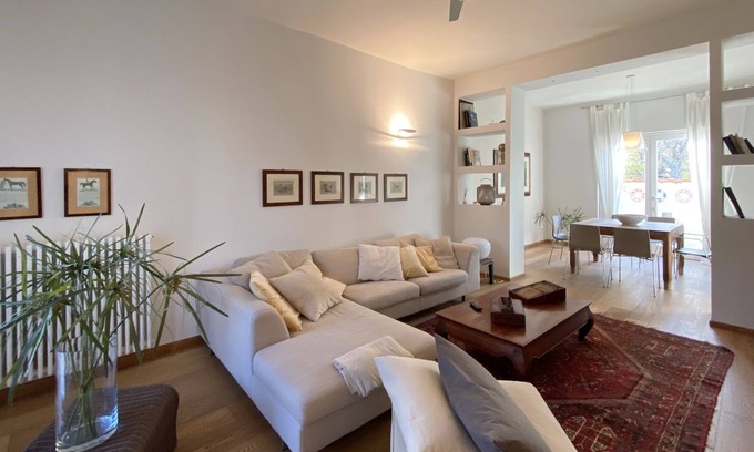 Torre del Lago Puccini House | House with a small garden between sea and lake