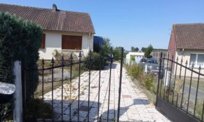 Flers House | House with beautiful garden very close to nature and the city