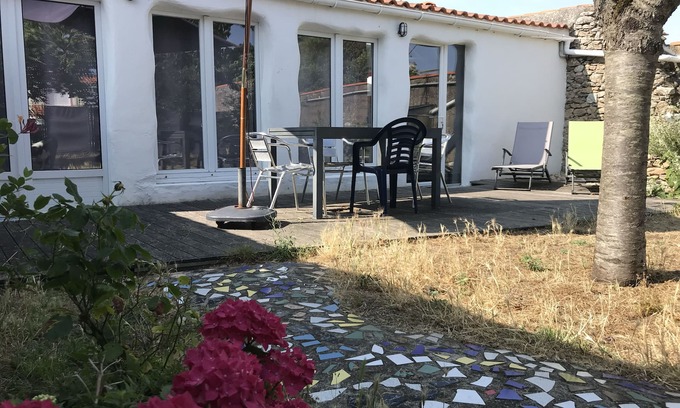 Les Sables d'Olonne House | House with garden in the center of La Chaume, close to beaches and shops