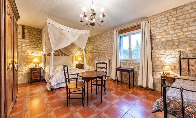Labastide-de-Levis Apartment | House with garden, pool and spa