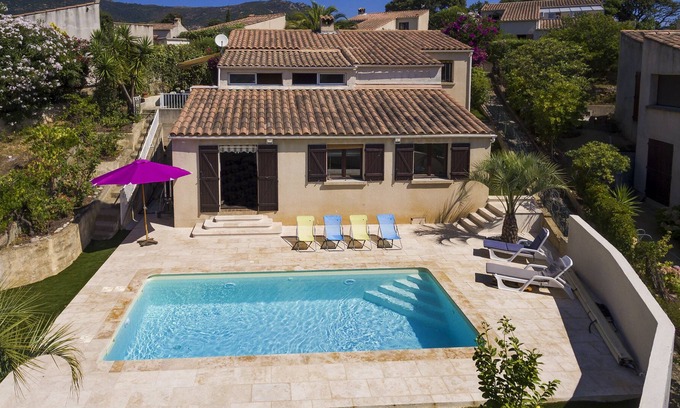 Mezzavia House | House with garden