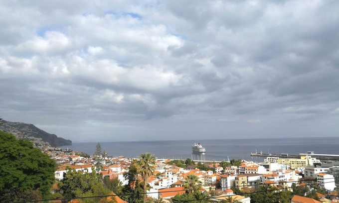 Sao Pedro House | House with great view in the historic center of Funchal