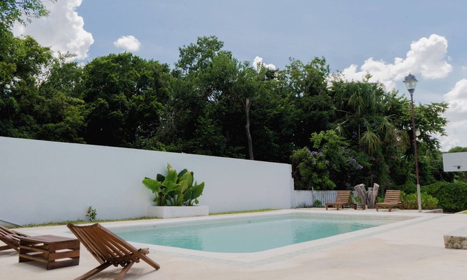 Merida Municipality House | House with Large Pool, Ideal for Exploring Merida and Surroundings