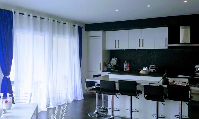 Sete House | House with pool and solarium 200m from the beach